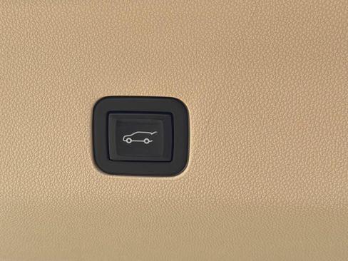 Certified 2023 Cadillac Escalade Premium Luxury RWD image 11