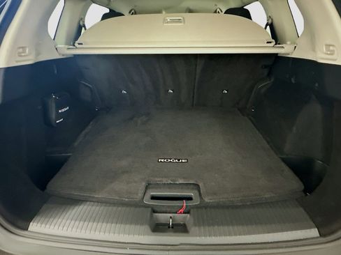 Used 2023 Nissan Rogue SV image 29
