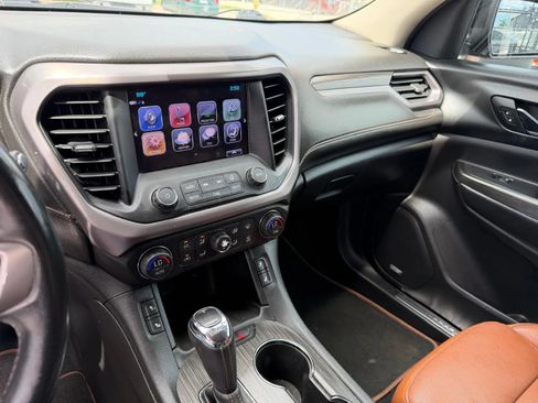 Used 2017 GMC Acadia SLT AWD/4WD image 14