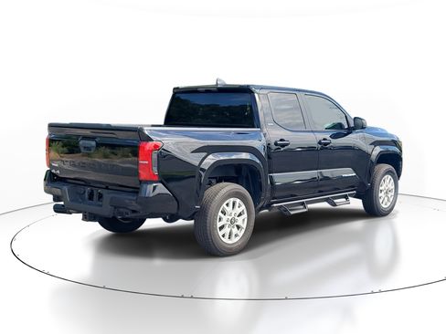 Certified 2024 Toyota Tacoma SR5 AWD/4WD image 7