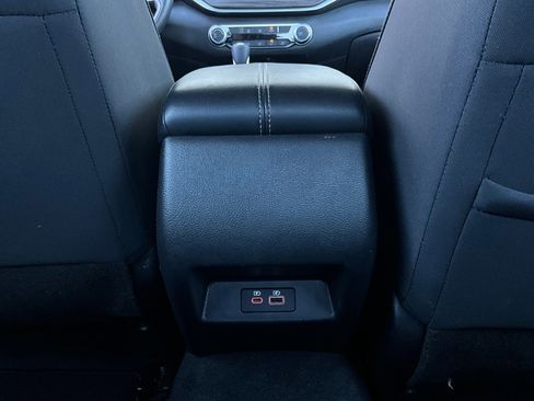 Used 2025 Nissan Altima 2.5 SV image 13