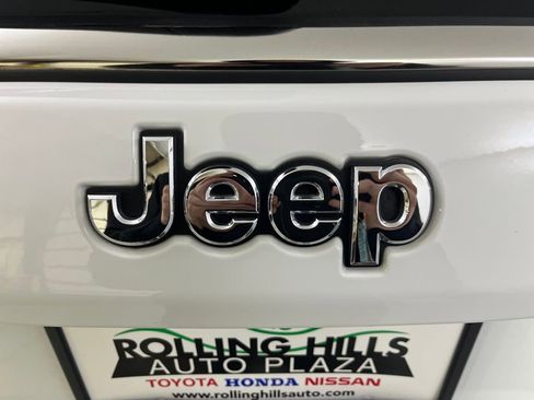 Used 2025 Jeep Compass Limited image 45