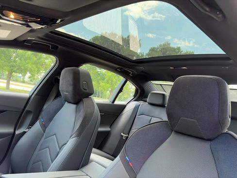 New 2027 BMW 550e xDrive AWD/4WD image 12