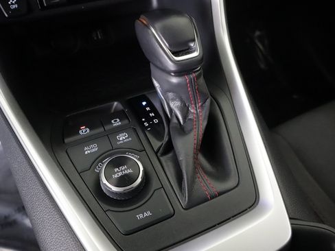 Used 2023 Toyota RAV4 SE w/ Weather & Moonroof Package image 18