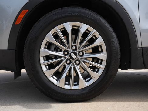 Certified 2025 Cadillac XT4 Premium Luxury image 28