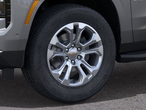 New 2026 Chevrolet Suburban LS image 9