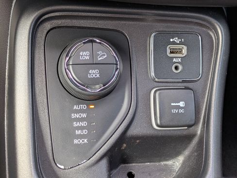 Used 2019 Jeep Compass Trailhawk AWD/4WD image 27