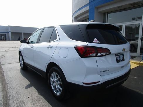 Used 2022 Chevrolet Equinox LT image 3