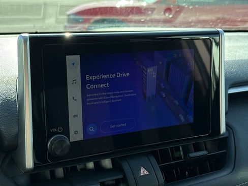 Used 2025 Toyota RAV4 XLE image 18