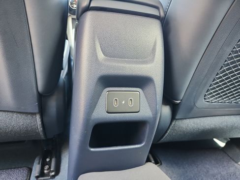 Certified 2024 Hyundai Venue Limited FWD image 19
