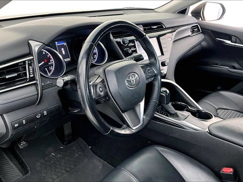 Used 2020 Toyota Camry SE FWD image 15