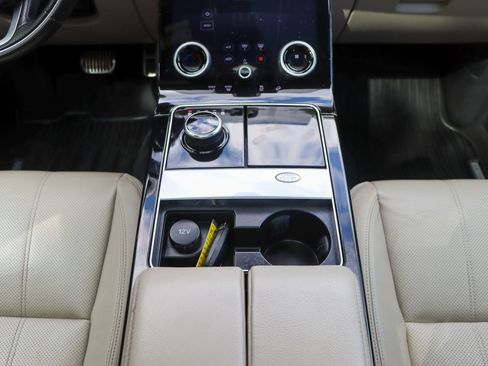 Used 2018 Land Rover Range Rover Velar R-Dynamic SE image 27