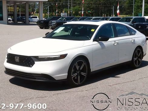 Used 2024 Honda Accord Sport image 3
