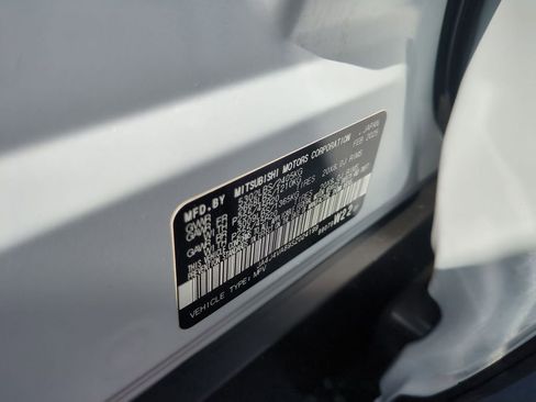 Used 2025 Mitsubishi Outlander SE AWD/4WD image 36
