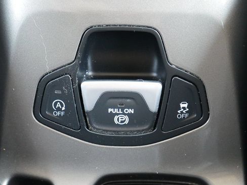 Used 2020 Jeep Renegade Limited AWD/4WD image 24