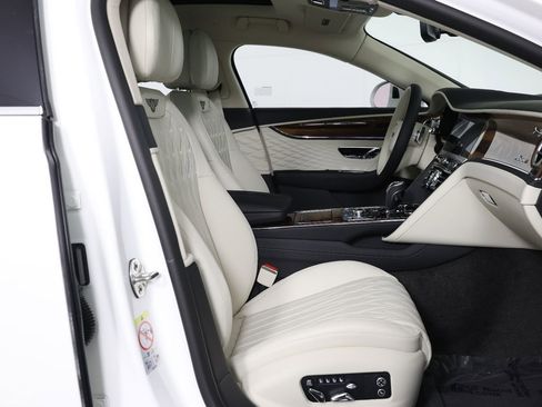 New 2026 Bentley Flying Spur Plug-In Hybrid image 32