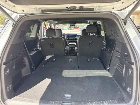 Used 2025 Buick Enclave Sport Touring image 11