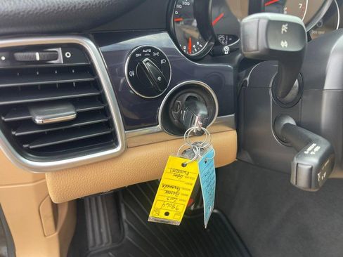 Used 2013 Porsche Panamera 4 Platinum Edition image 27