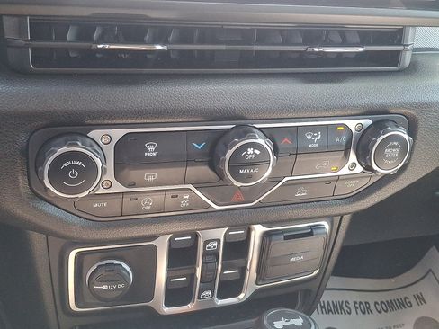 Used 2025 Jeep Wrangler Unlimited Sport AWD/4WD image 14