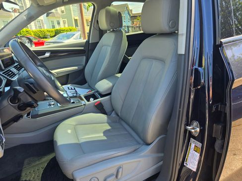 Used 2019 Audi Q5 2.0T Premium Plus w/ Premium Plus Package AWD/4WD image 7