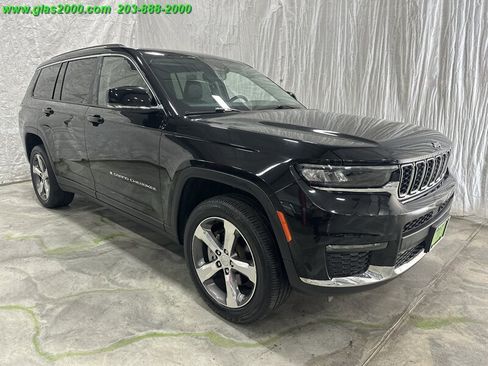 Used 2022 Jeep Grand Cherokee L Limited AWD/4WD image 2