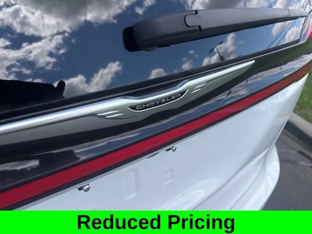 Used 2024 Chrysler Pacifica Touring-L FWD image 46