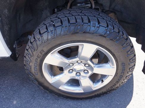 Used 2018 Chevrolet Silverado 1500 LT w/ Texas Edition image 15