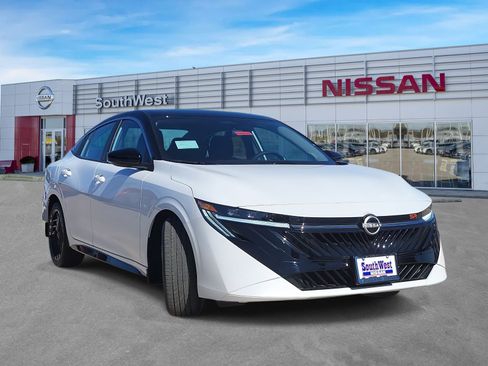 New 2026 Nissan Sentra SR w/ Floor Mat Package image 4