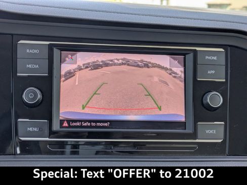 Used 2024 Volkswagen Jetta SE image 19