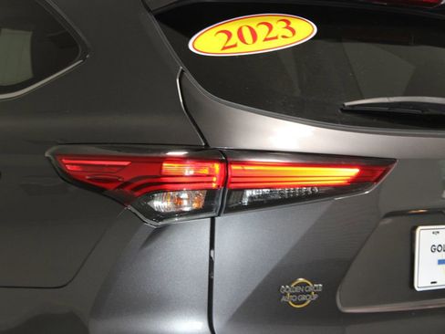 Used 2023 Toyota Highlander L image 48