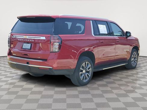 Used 2023 Chevrolet Suburban LT w/ LT Signature Package AWD/4WD image 4