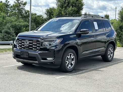 Used 2023 Honda Passport TrailSport image 1