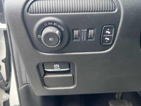Used 2024 Jeep Wagoneer Series II AWD/4WD image 5