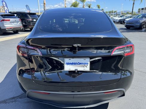 Used 2024 Tesla Model Y Long Range image 8