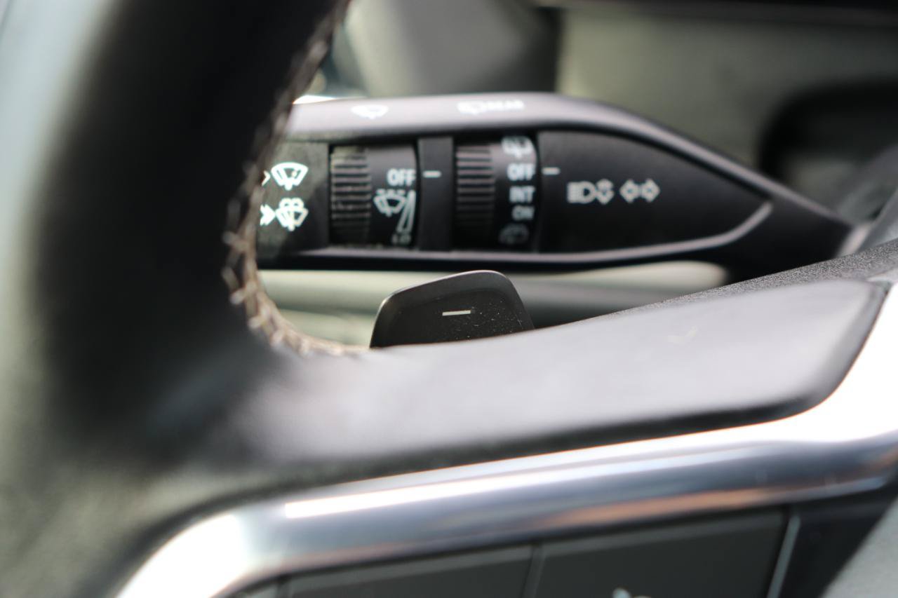 Used 2025 Chevrolet Traverse LT FWD image 33