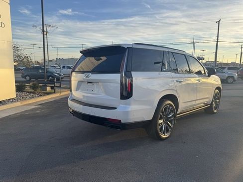 Used 2021 Cadillac Escalade Sport Platinum image 3