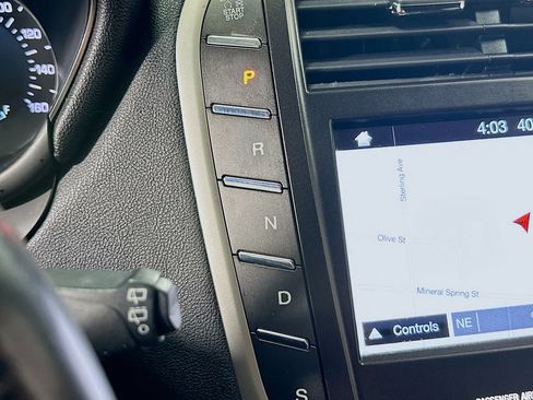 Used 2017 Lincoln MKC Select w/ Select Plus Package FWD image 19