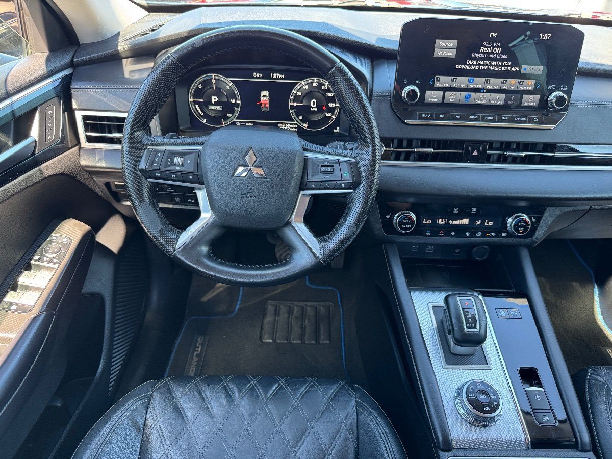 Used 2023 Mitsubishi Outlander SEL AWD/4WD image 25