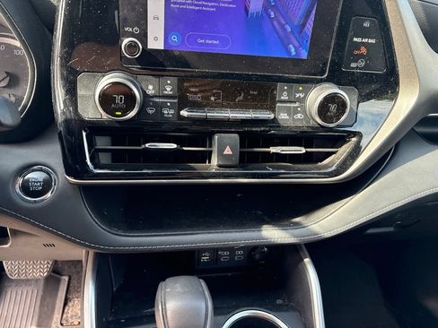 Used 2023 Toyota Highlander L FWD image 17