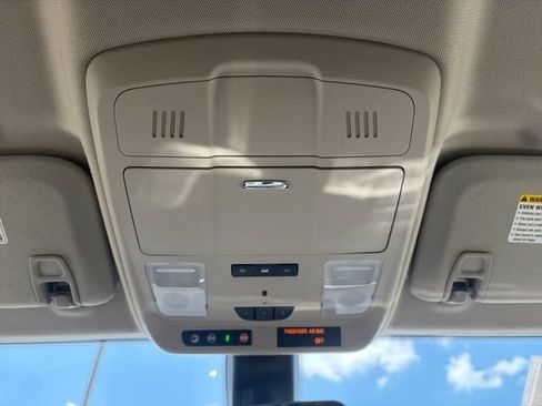 Used 2020 Buick Envision Essence FWD image 25