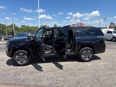 Used 2025 Chevrolet Suburban Z71 AWD/4WD image 70