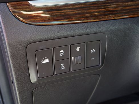 Used 2012 Hyundai Santa Fe SE AWD/4WD image 16