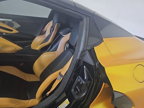 Used 2021 Chevrolet Corvette Stingray Premium Conv w/ Z51 Performance Package image 12