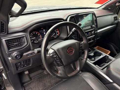 Used 2024 Nissan Titan PRO-4X image 19