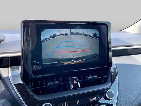 Used 2025 Toyota Corolla LE FWD image 27