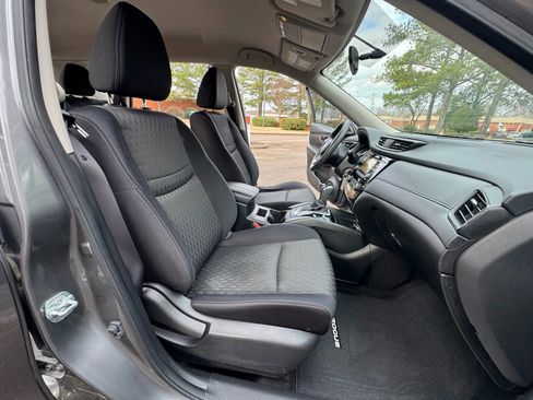 Used 2017 Nissan Rogue S image 12