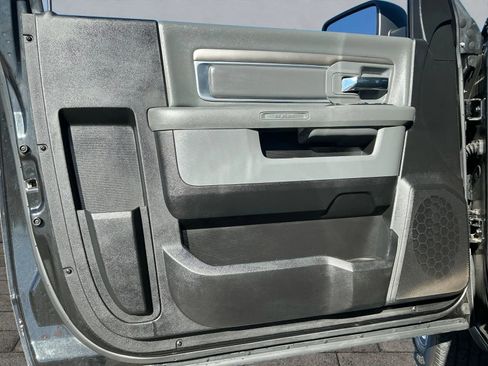 Used 2017 RAM 1500 Express image 9