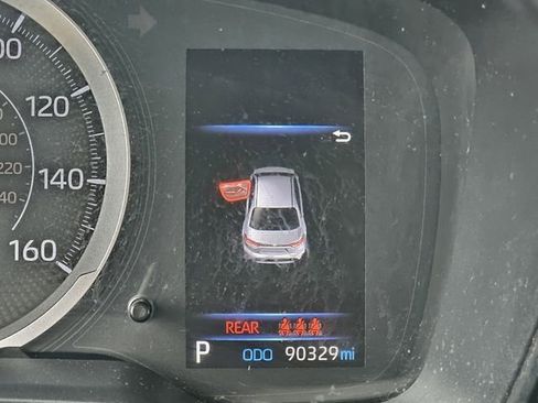 Used 2021 Toyota Corolla LE image 11