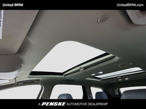 Used 2019 Buick Enclave Essence FWD image 12