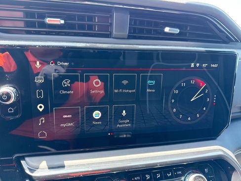 Used 2025 GMC Sierra 1500 AT4X image 12